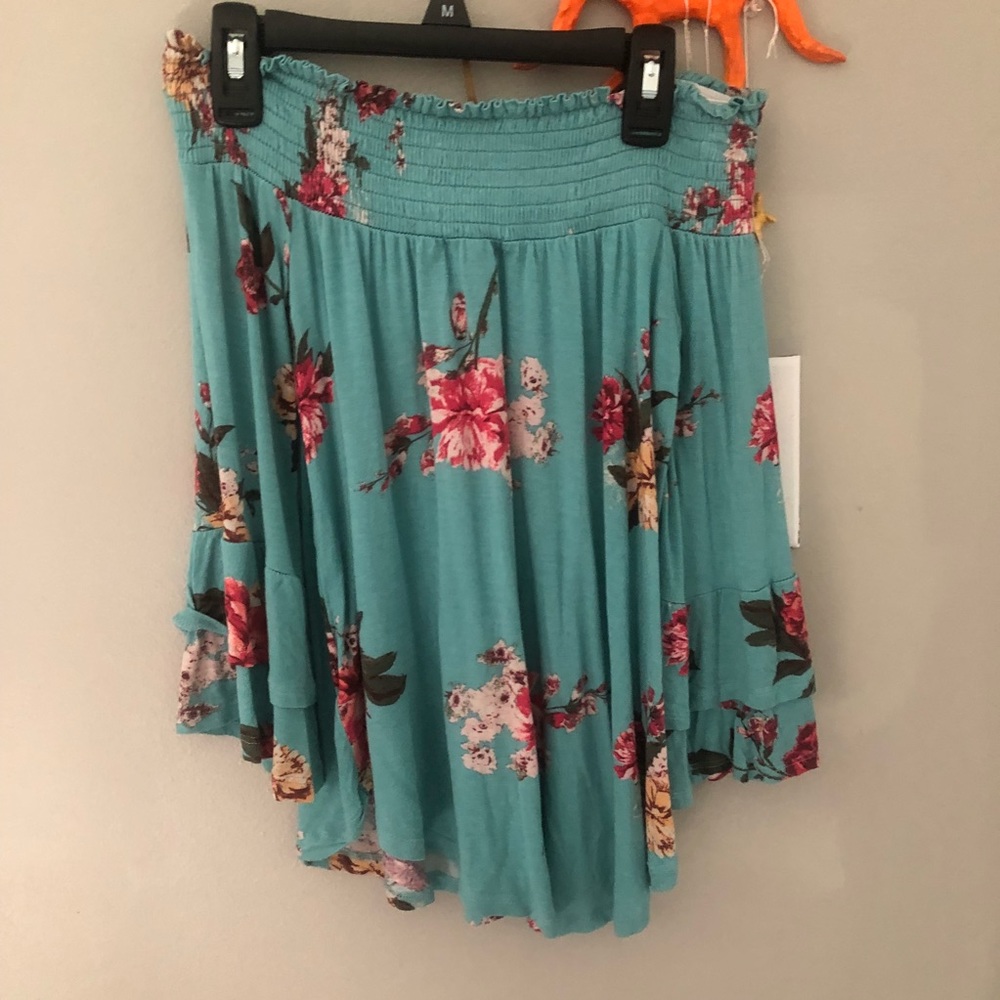 3/4 length off the shoulder floral top - Picture 4 of 5
